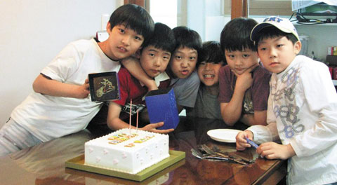 [어린이 모금가 ‘반디’를 만나다10] “생일 선물 대신 기부금 받을게” 썸네일 이미지