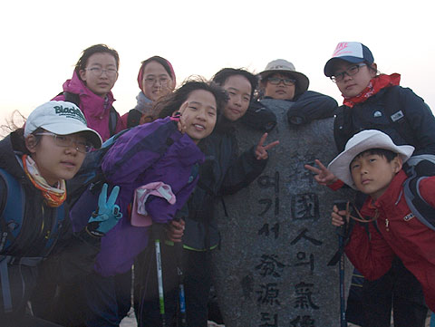 [어린이 모금가 ‘반디’를 만나다11] 한 걸음 뗄 때마다 친구 돕기 기금 ‘착착’ 썸네일 이미지