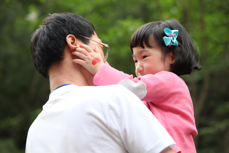아이와 부모가 함께 자란다_위서령 이른둥이 썸네일 이미지