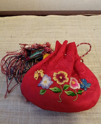 시작과 복주머니 썸네일 이미지