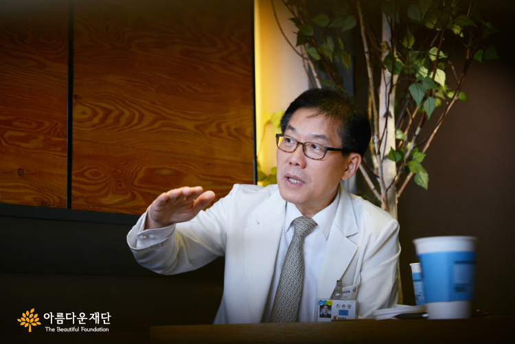 생명을 살려놨다면 끝까지 책임져야 한다_ 제일병원 소아청소년과 신손문 교수 썸네일 이미지