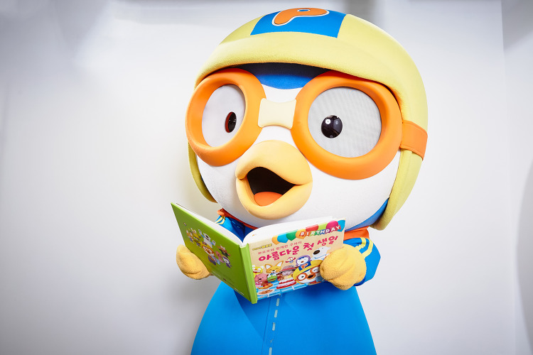 뽀통령 정계 은퇴… “나눔이 있어 외롭지 않았습니다” 썸네일 이미지