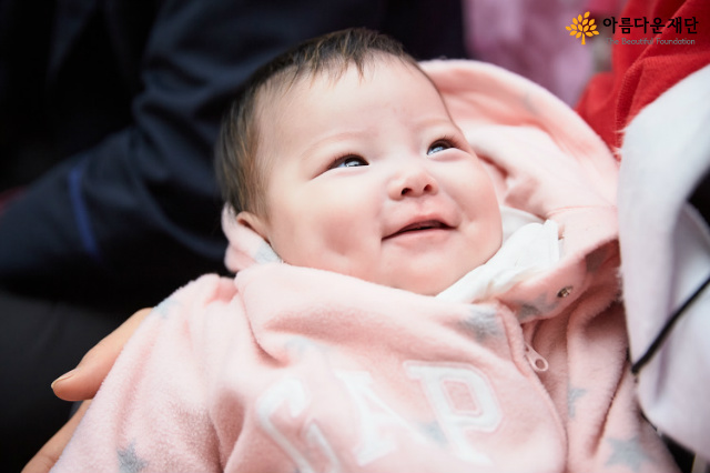 ‘미운 네 살’ 라임이에게 산타클로스가 찾아왔어요! _배라율이른둥이 이야기 썸네일 이미지
