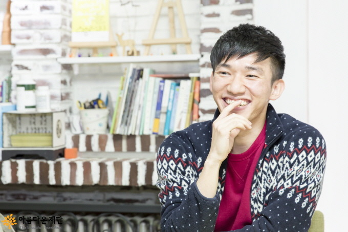 [청소년 진로탐색 지원사업] 제자리걸음 청년세대에게 ‘새로운 길 찾기’를 권하다 썸네일 이미지