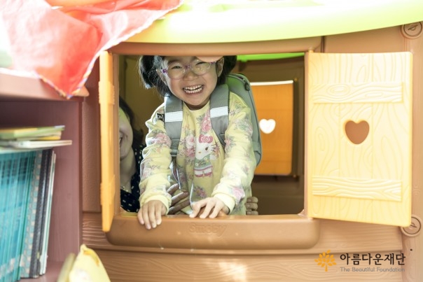 울지 말고 일어나 노래를 불러라-한이정이른둥이 이야기 썸네일 이미지