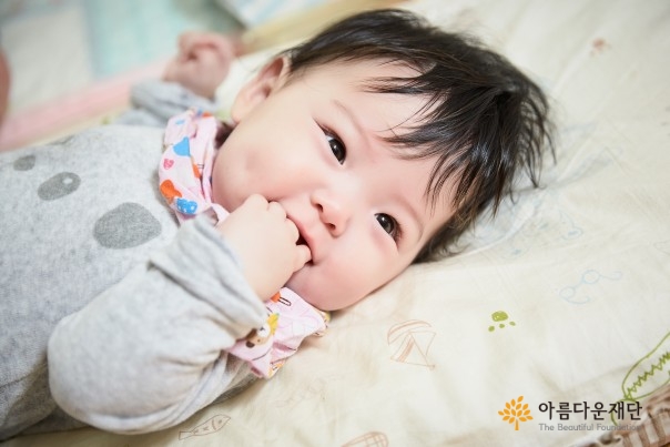 사랑과 믿음 속 초롱초롱 빛나는-배라율이른둥이이야기 썸네일 이미지