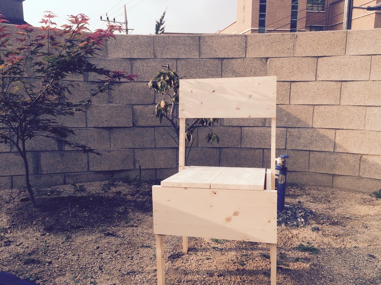 의자를 만들었습니다 썸네일 이미지