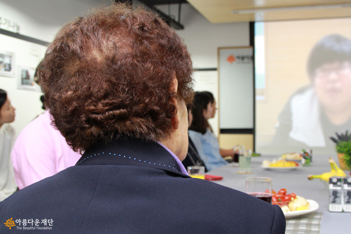 ‘한 사람’의 무거운 존재감에 관하여 썸네일 이미지