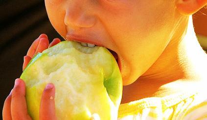 치과치료로 잃어버린 웃음을 돌려받다 썸네일 이미지