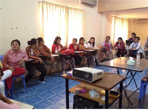 [2014 변시 이야기] 캄보디아 취약층 여성과 함께하는 ‘젠더카페’ – 아시아위민브릿지두런두런 썸네일 이미지