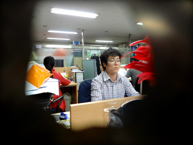 모금에는 불나방 정신이 필요하다. 34살 영대씨의 일과 사랑 썸네일 이미지