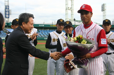 ‘아름다운 배팅’ 송진우기금을 아시나요? 썸네일 이미지