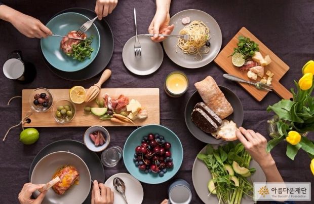행복을 담아내는 푸드스타일리스트 메이 썸네일 이미지