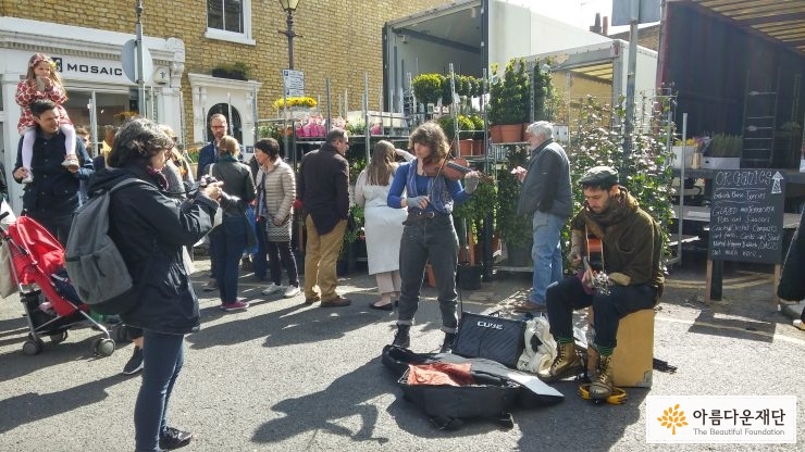 [영국기행②] 길 걷다 마주친 나눔의 풍경 썸네일 이미지