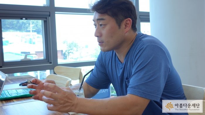 [2018 변화의시나리오 프로젝트 지원사업] 관계 – 부산지역 쪽방주민 자치조직 만들기 ‘내미는 마음’ 썸네일 이미지