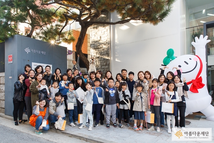 [나눔공작소] 어린이 기부자들과 함께 뚝딱뚝딱! 찰칵찰칵! 쓰윽쓰윽! 가치가치! 썸네일 이미지