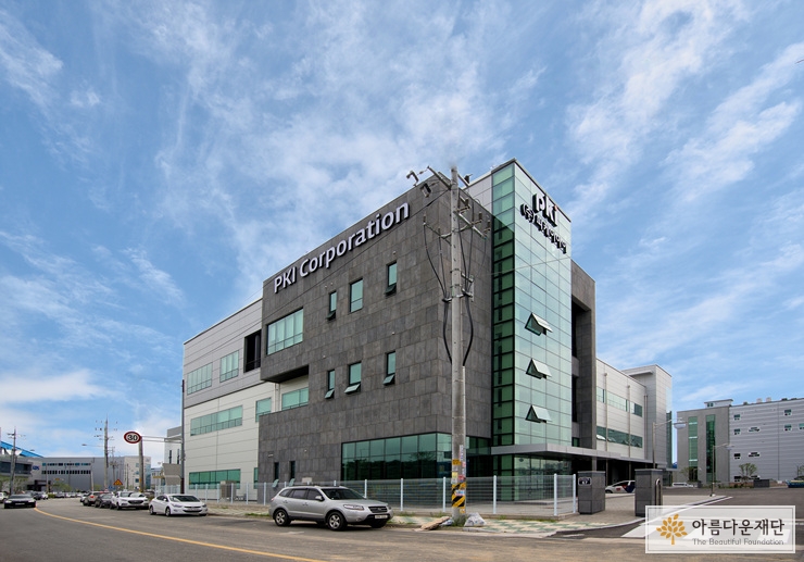 [봄날의 기업기부] PKI(피케이아이) x 장애아동 친환경 DIY 보조기기 지원사업 썸네일 이미지