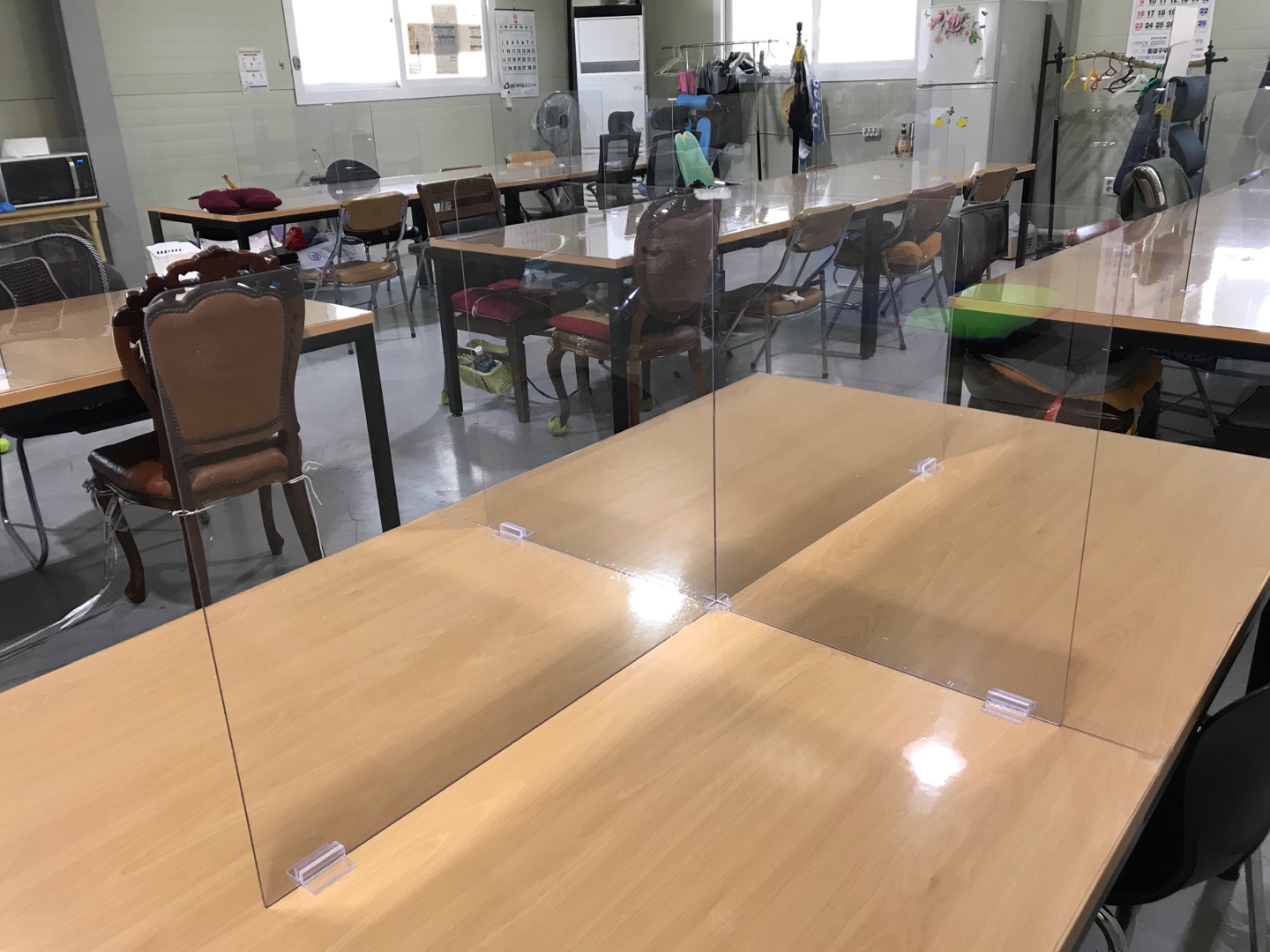 자활센터 작업장에 설치한 가림막