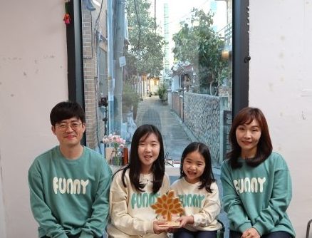 어울려 사는 것이 나눔 – 김준엽 가족 기부자 인터뷰 썸네일 이미지