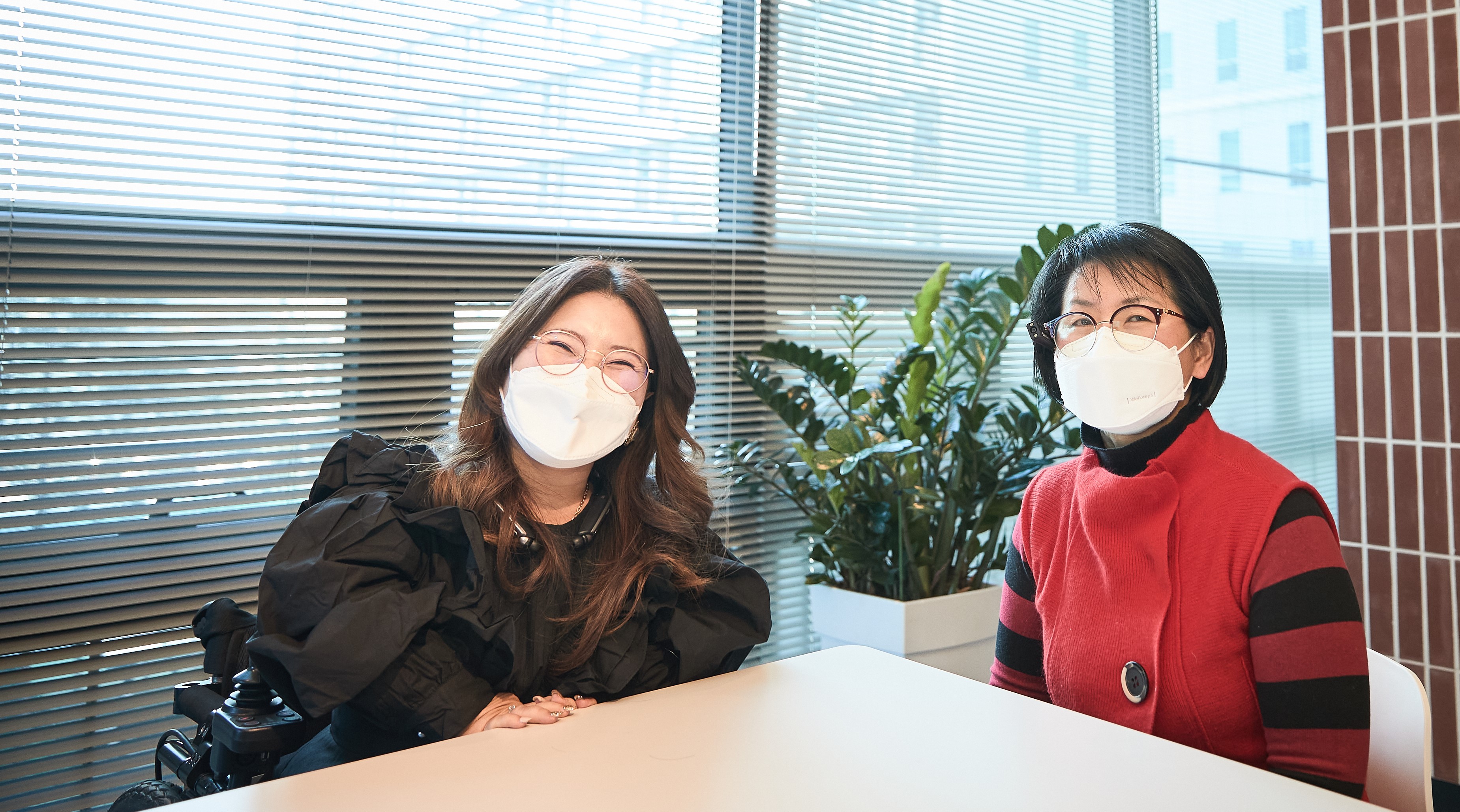 [2020 여성장애인 맞춤형 보조기기 지원사업] “보조기기는 새로운 삶을 여는 두드림이다!” 썸네일 이미지