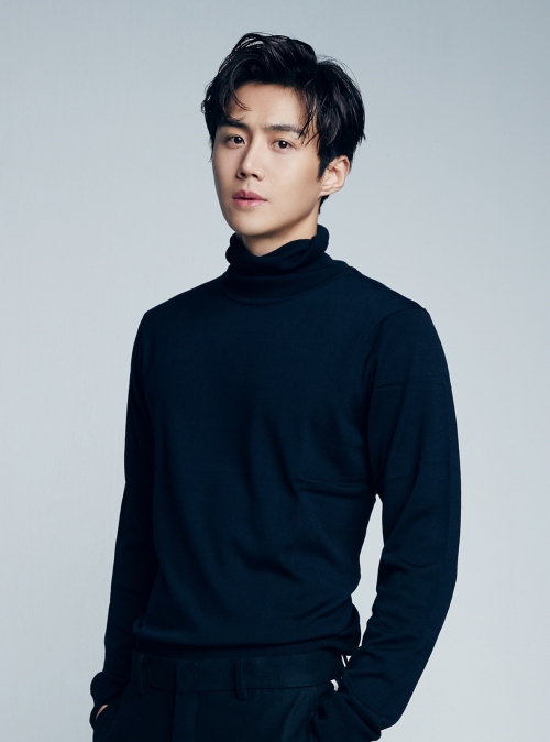 배우 김선호