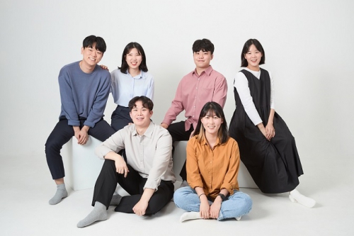열여덟어른 시즌3 캠페이너 단체사진. 윗줄 왼쪽부터 신선, 강영아, 박강빈, 허진이, 조규환, 손자영 캠페이너