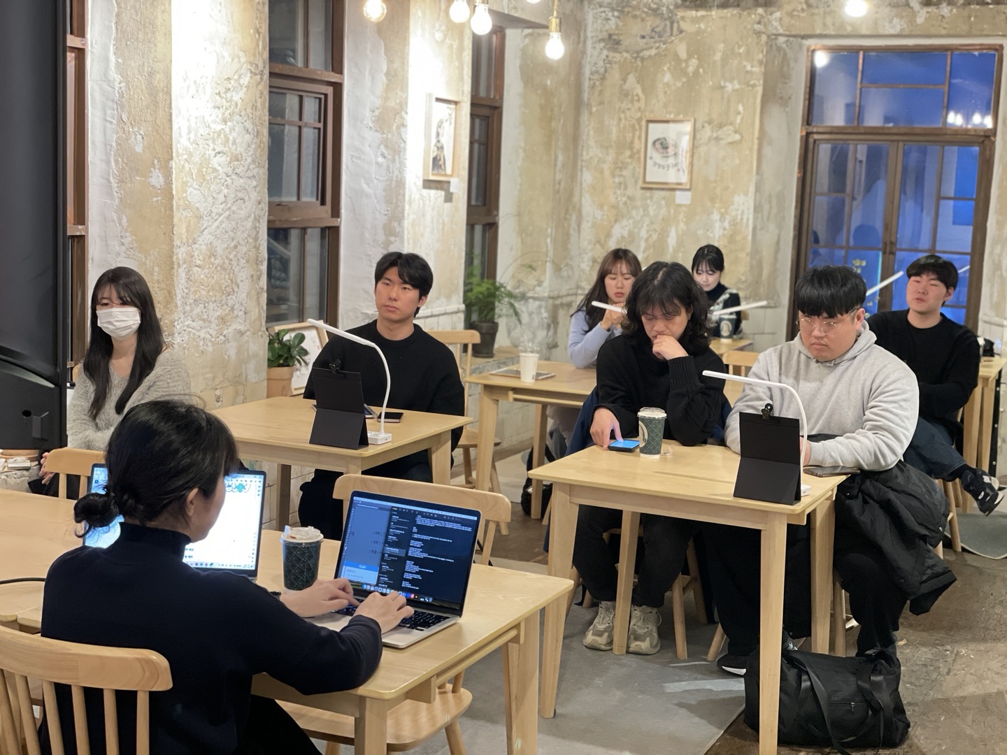 2023변화의시나리오스폰서지원사업-[부산청년들] 변방의 변방: 대학과 일자리를 넘은 지역 청년 문제 해결의 지도 그리기 썸네일 이미지