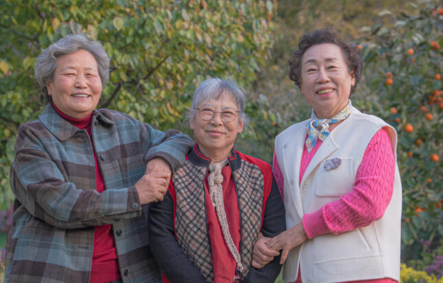 70대 동갑내기 대표 삼총사, 달달한 빵으로 이웃의 안부를 묻다 썸네일 이미지