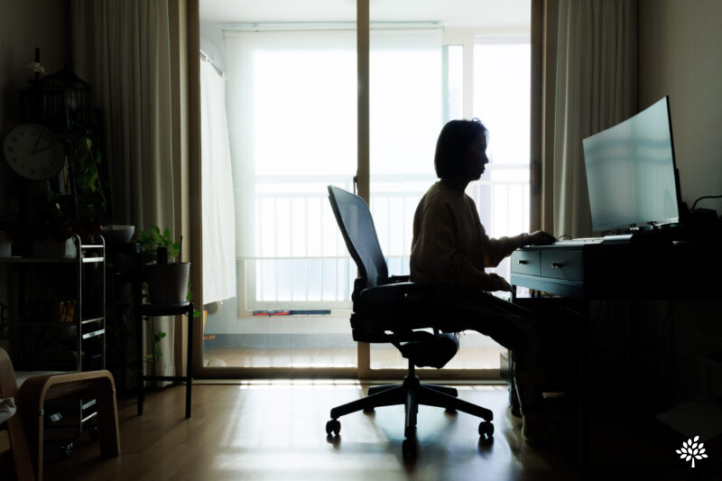 멈춰있던 시간이 다시 흐르기 시작하다 썸네일 이미지