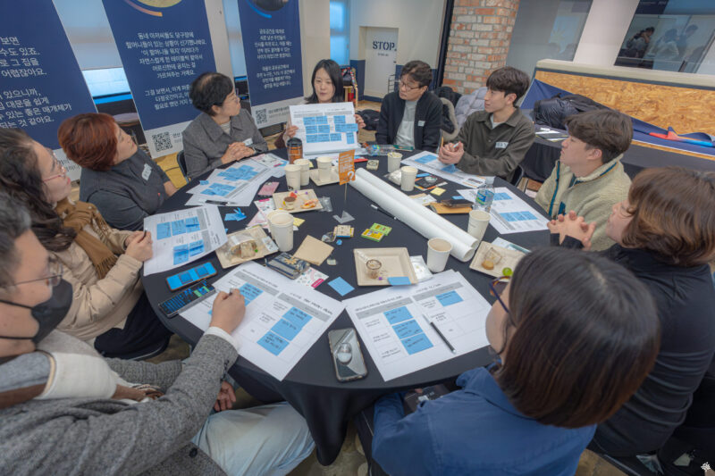 위기 속, 새로운 돌파구를 찾는 마을공동체에게 썸네일 이미지