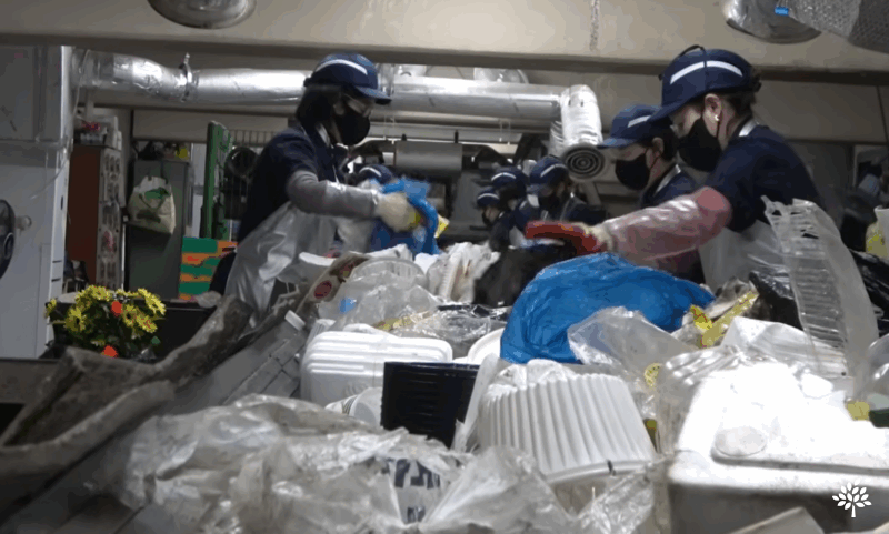 우리가 버린 쓰레기 끝에, 선별장 노동자가 있다 썸네일 이미지