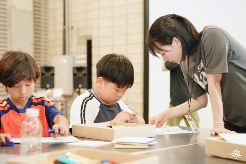 JB우리캐피탈, 한결지역아동센터가 함께한 ‘기후위기, 내가 바꾸는 오늘’ 썸네일 이미지