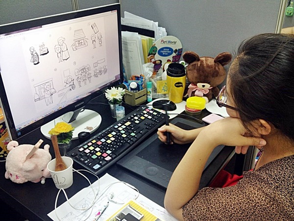 <스케치 작업하는 퓨리>